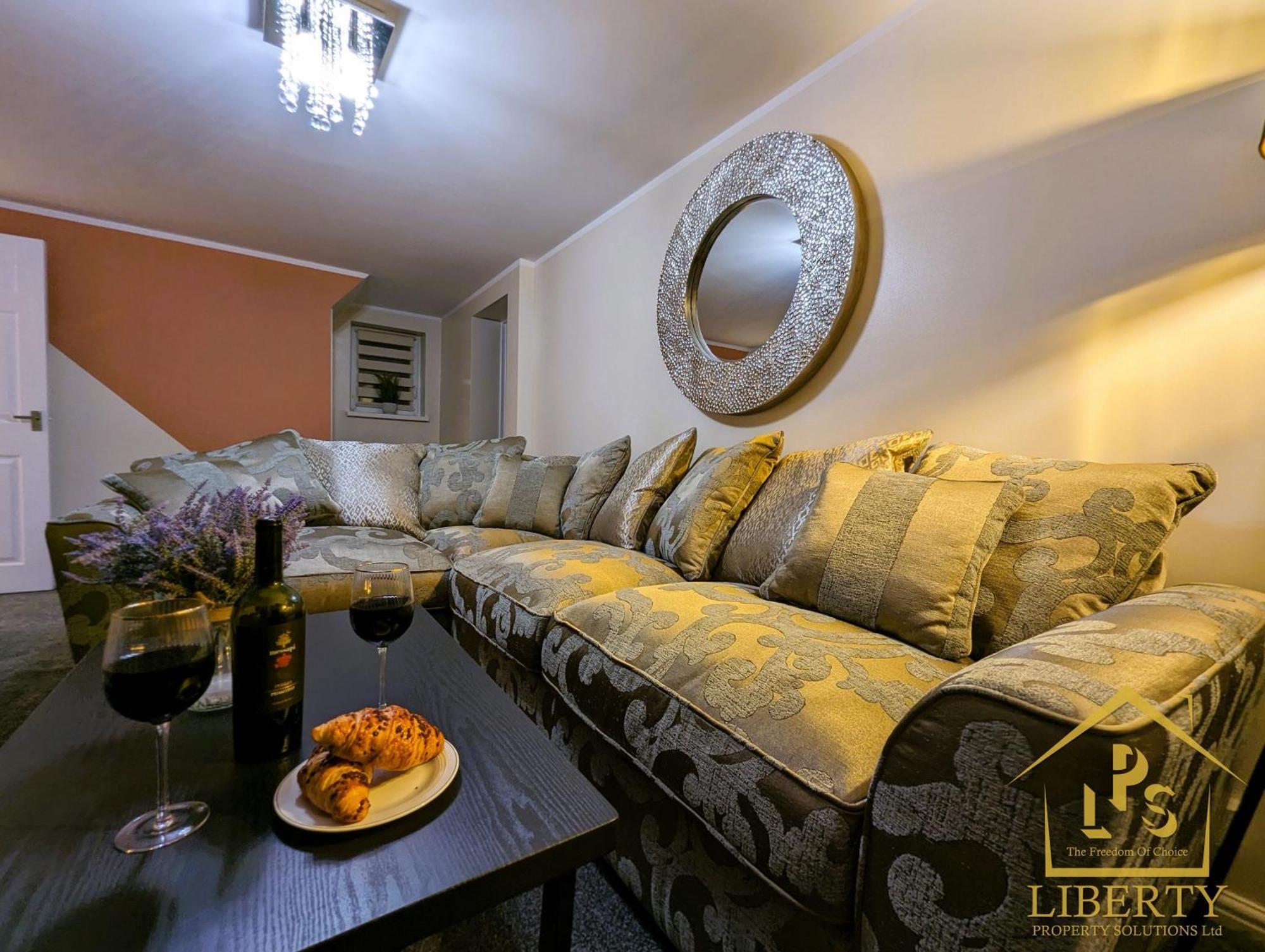6 Guests * 4 Bedroom * Free Wi-Fi *Хантингдон Экстерьер фото
