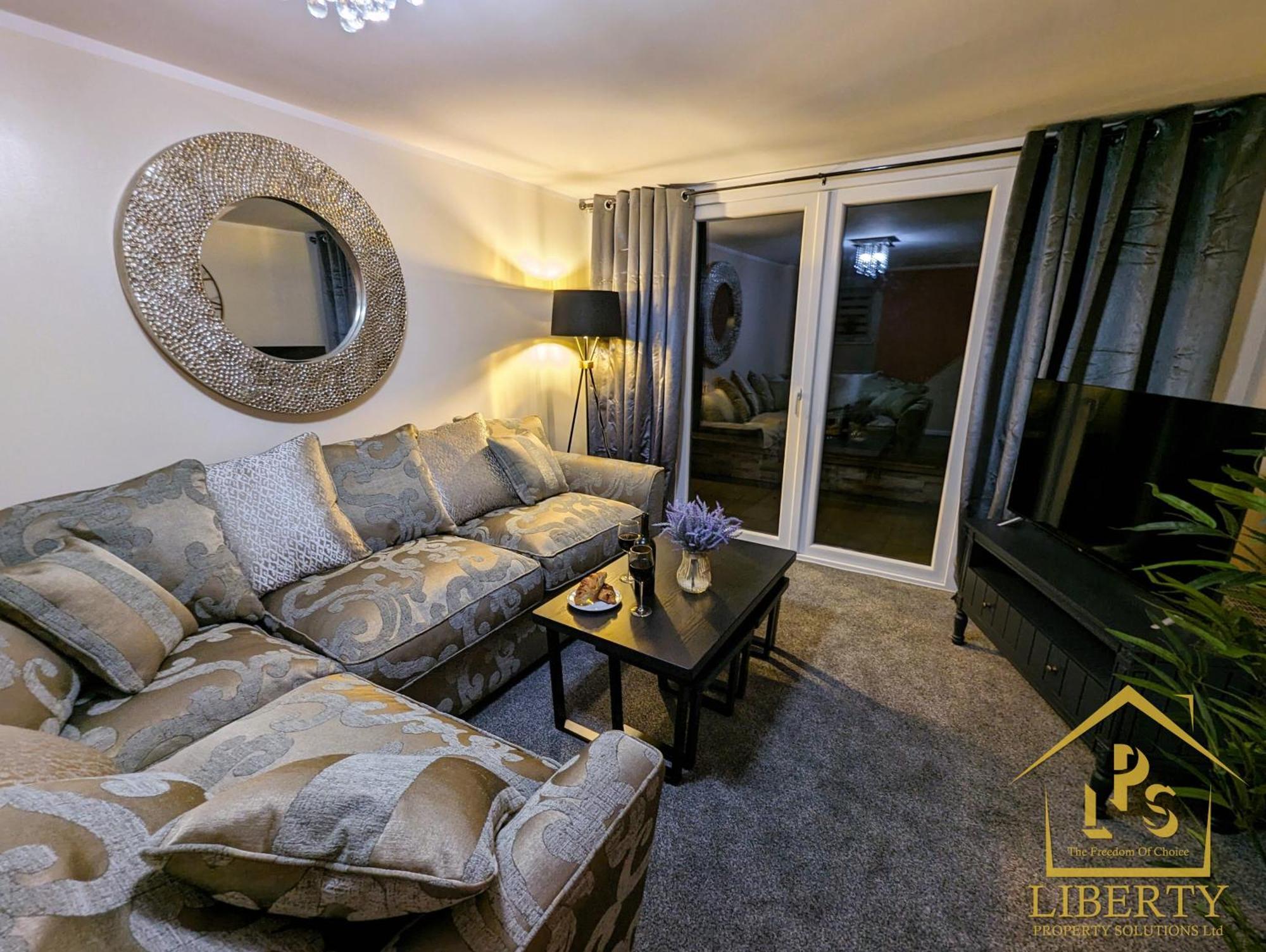 6 Guests * 4 Bedroom * Free Wi-Fi *Хантингдон Экстерьер фото